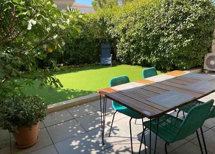Tres Bel Appartement Contemporain Et Calme