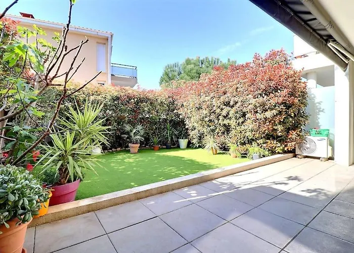 Tres Bel Appartement Contemporain Et Calme