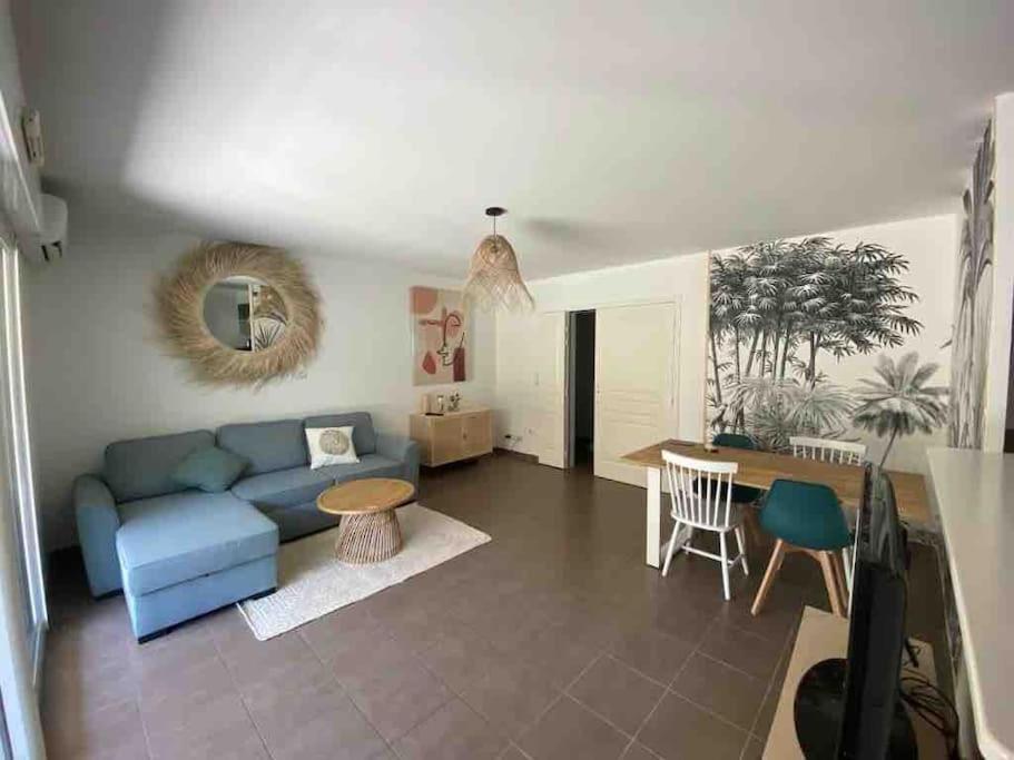 Apartment Tres Bel Contemporain Et Calme Frejus