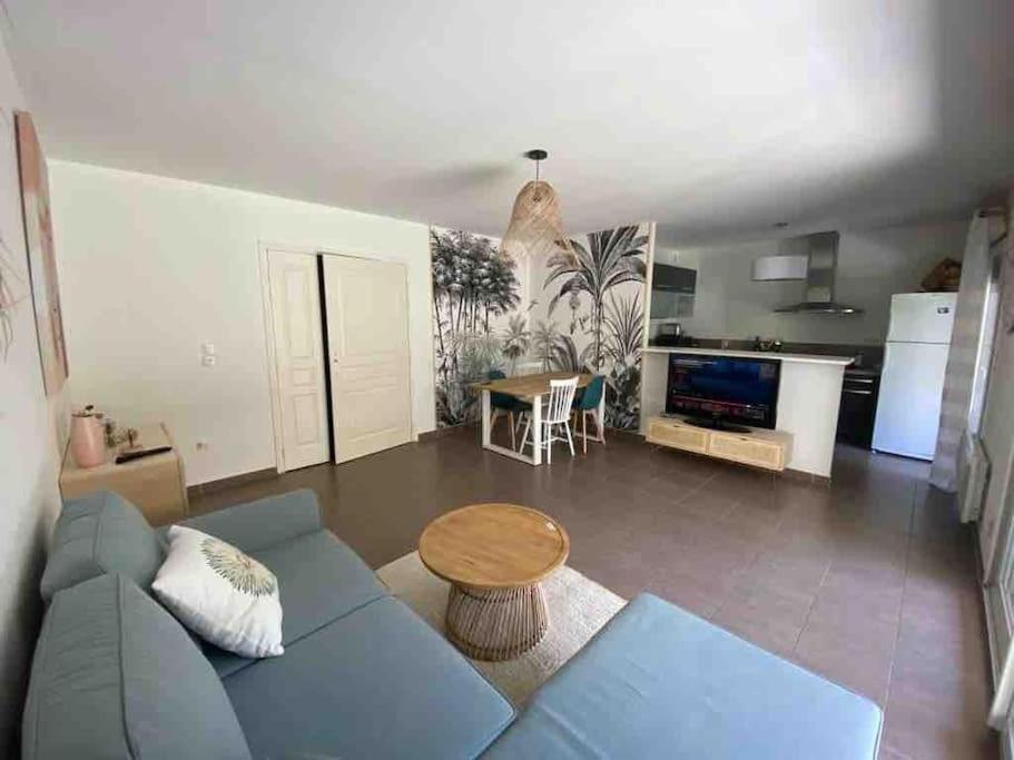 Apartment Tres Bel Contemporain Et Calme Frejus